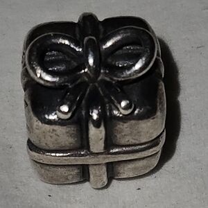 Pandora Silver Gift Charm Bead